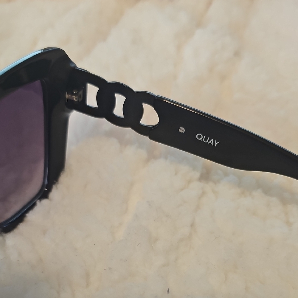 Quay Australia Chain Reaction Black Sunglasses - Picture 7 of 8